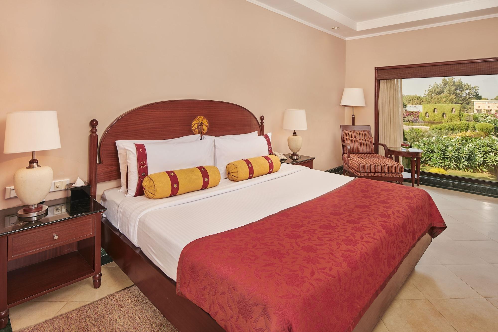 Hotel The Lalit Temple View Khajurāho Zewnętrze zdjęcie
