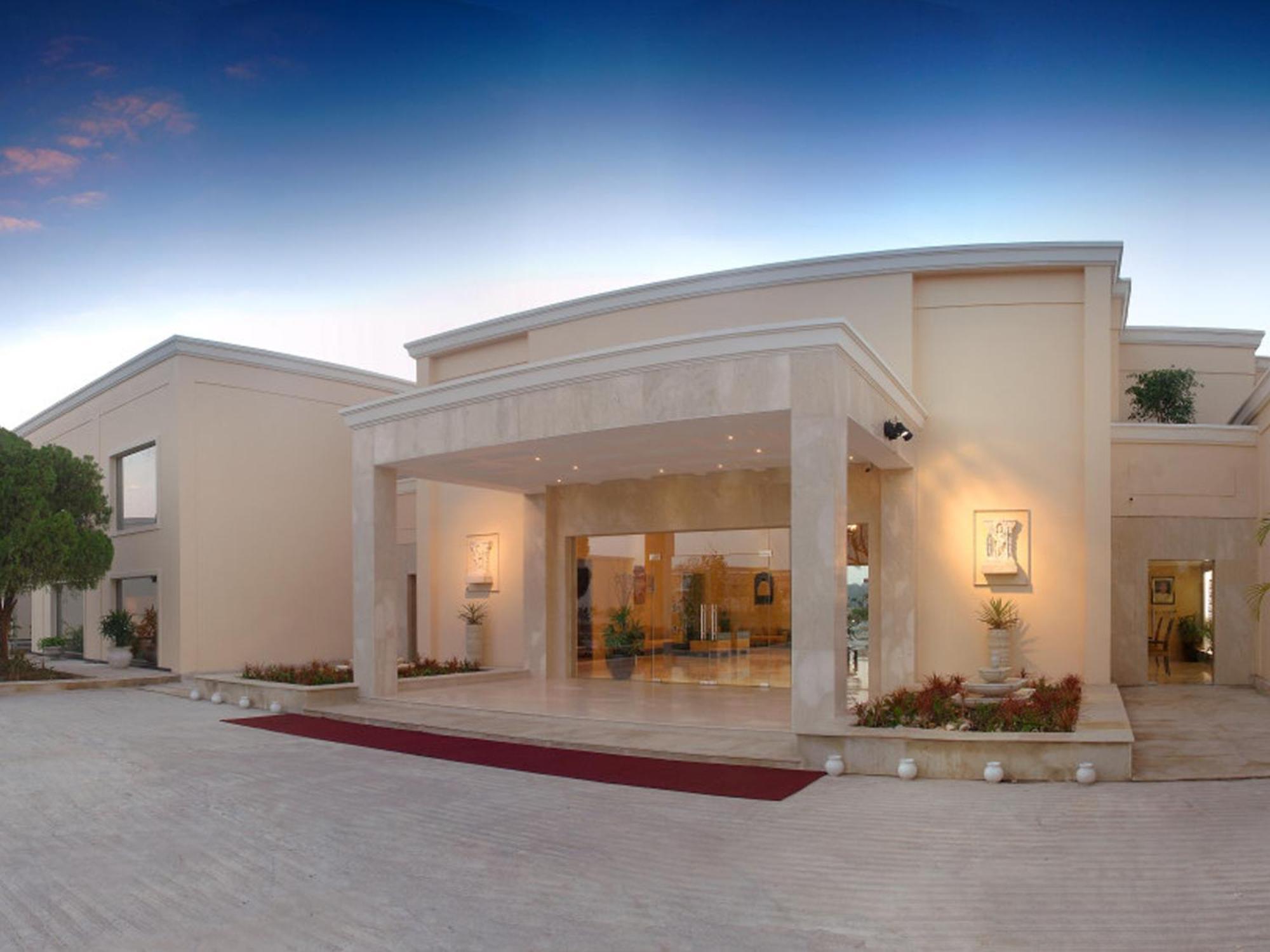 Hotel The Lalit Temple View Khajurāho Zewnętrze zdjęcie