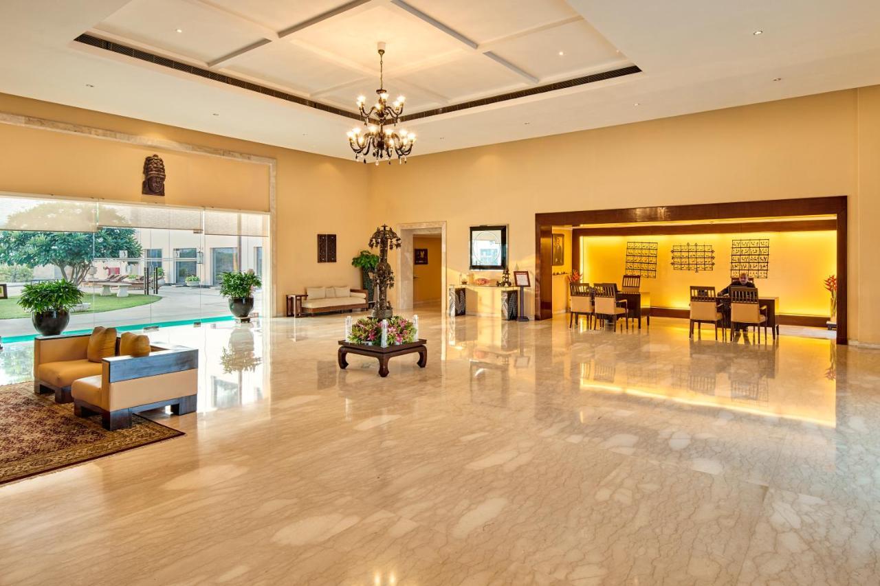 Hotel The Lalit Temple View Khajurāho Zewnętrze zdjęcie
